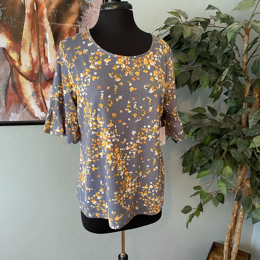 💙 NWT!! Lauren Conrad Floral Short Sleeve Top